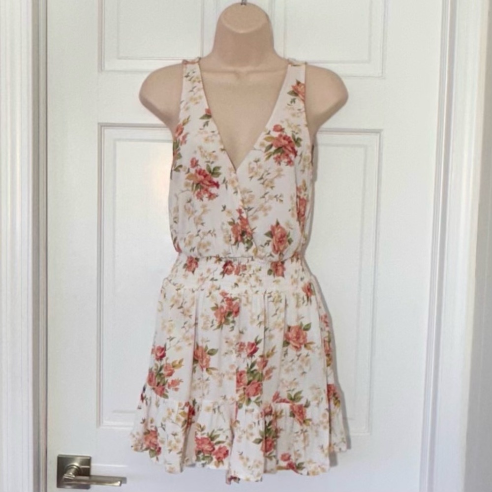 American Eagle Floral Romper Cream Pink V Neck Smocked Waist S